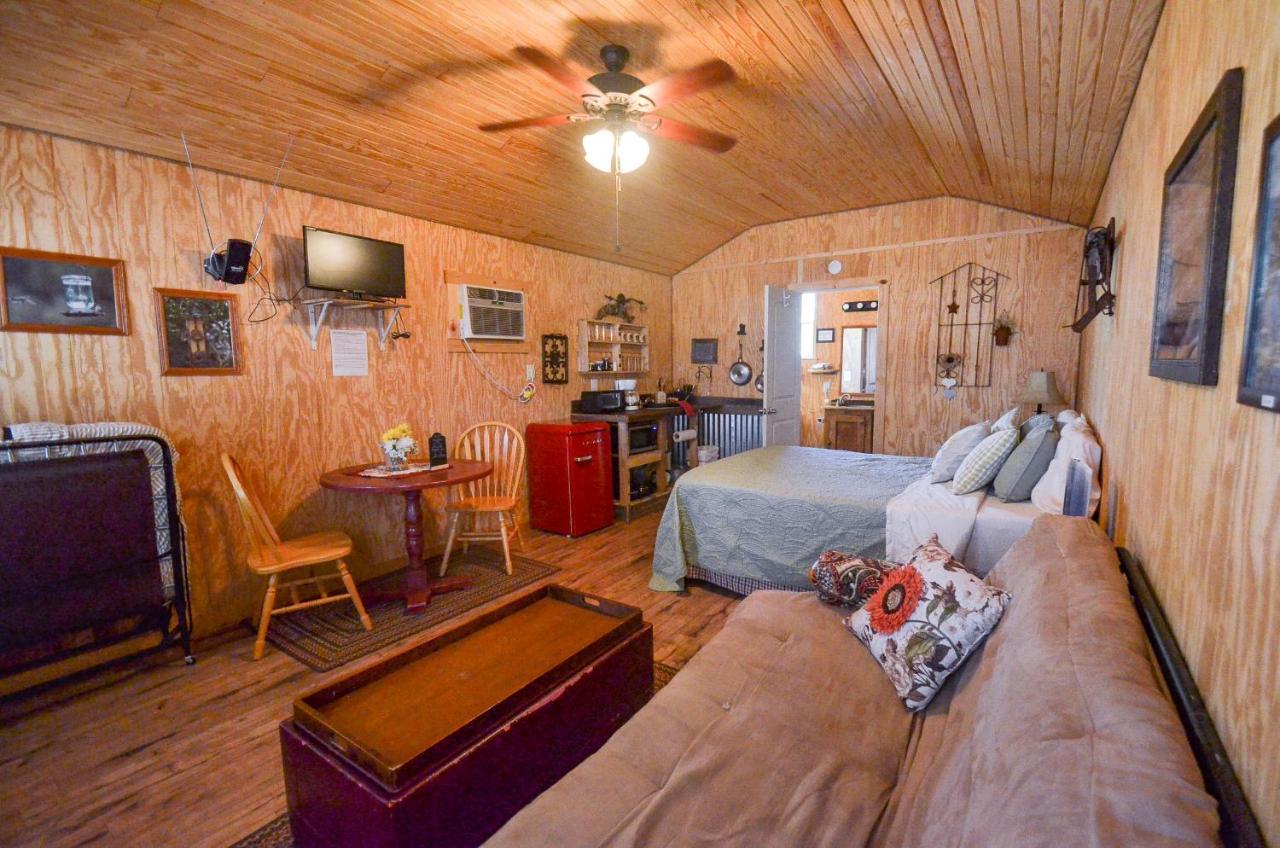 Cowboys And Angels Rv Park, Cabins, And Events Mountain Home Exterior photo